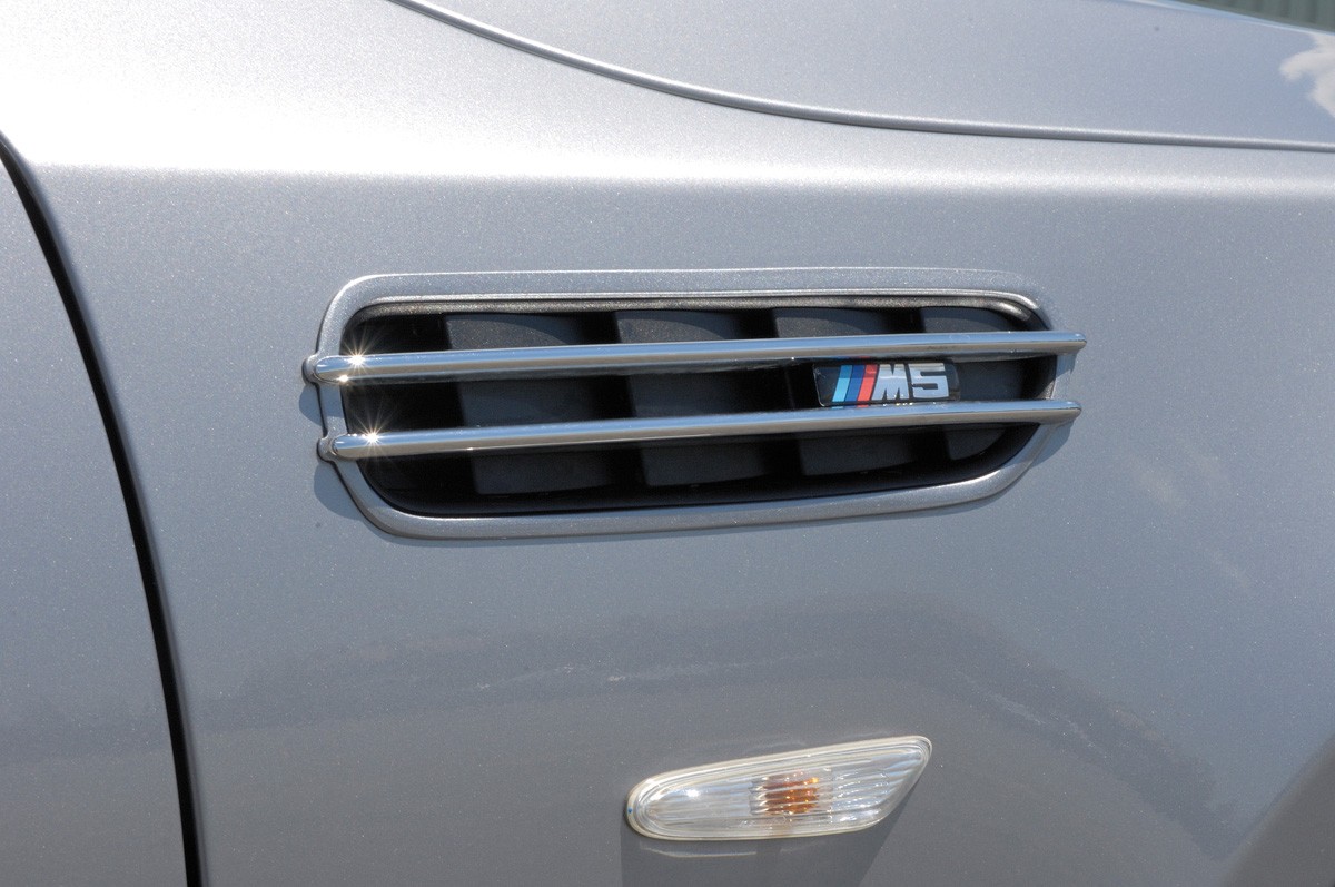 BMW air intake grid black M5-/Rieger-Logo BMW 3-series E30